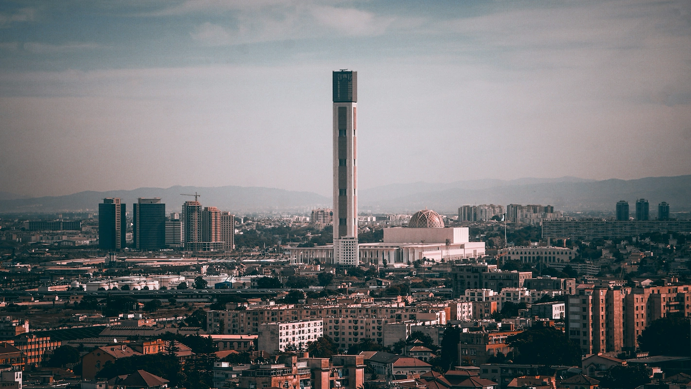Algeria Instant Payments: Rails, Fees, and the Lightning Network (2025)