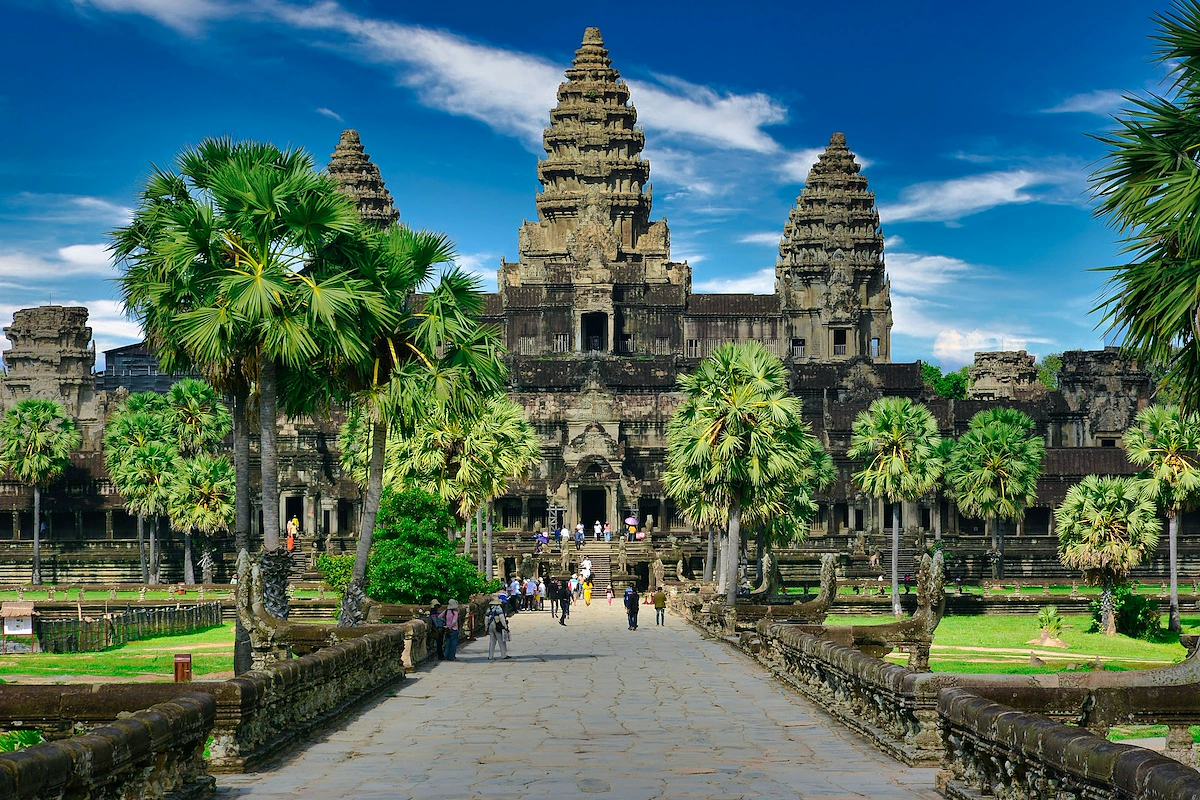 Cambodia Real Time Payments: Rails, Fees, and the Lightning Network (2025)