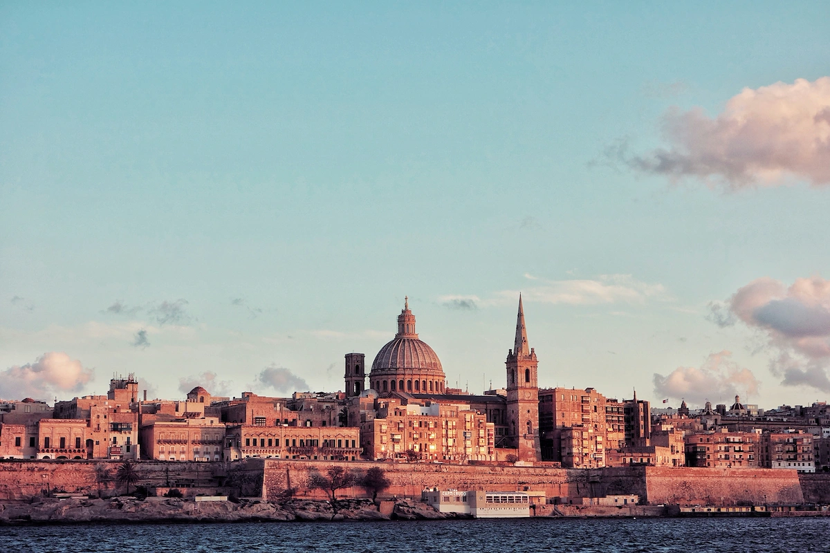 Instant Payments Malta: Rails, Fees, and the Lightning Network (2025)