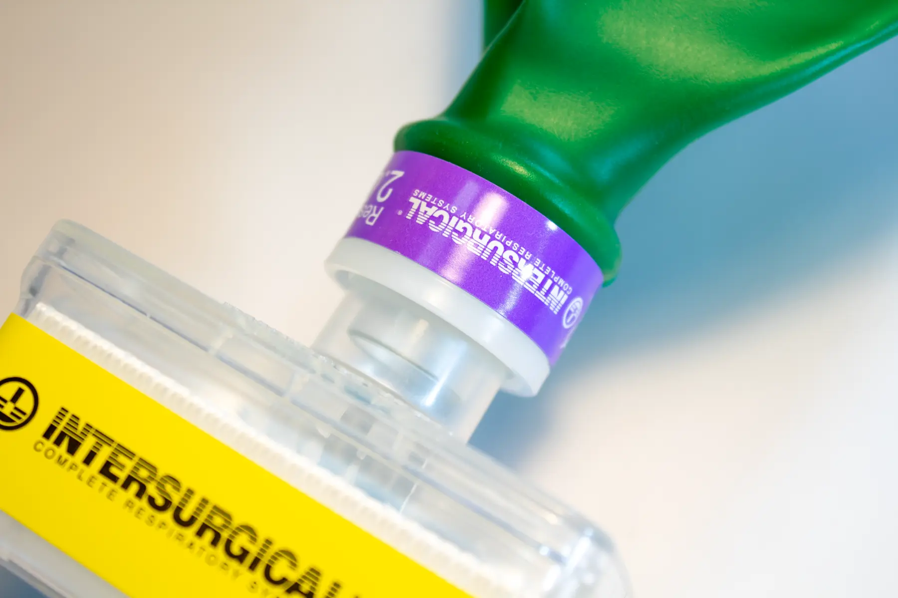 „Leoprint“ didelio tikslumo medicininio surinkimo etiketės su ±0,1 mm kirtimo tolerancija.