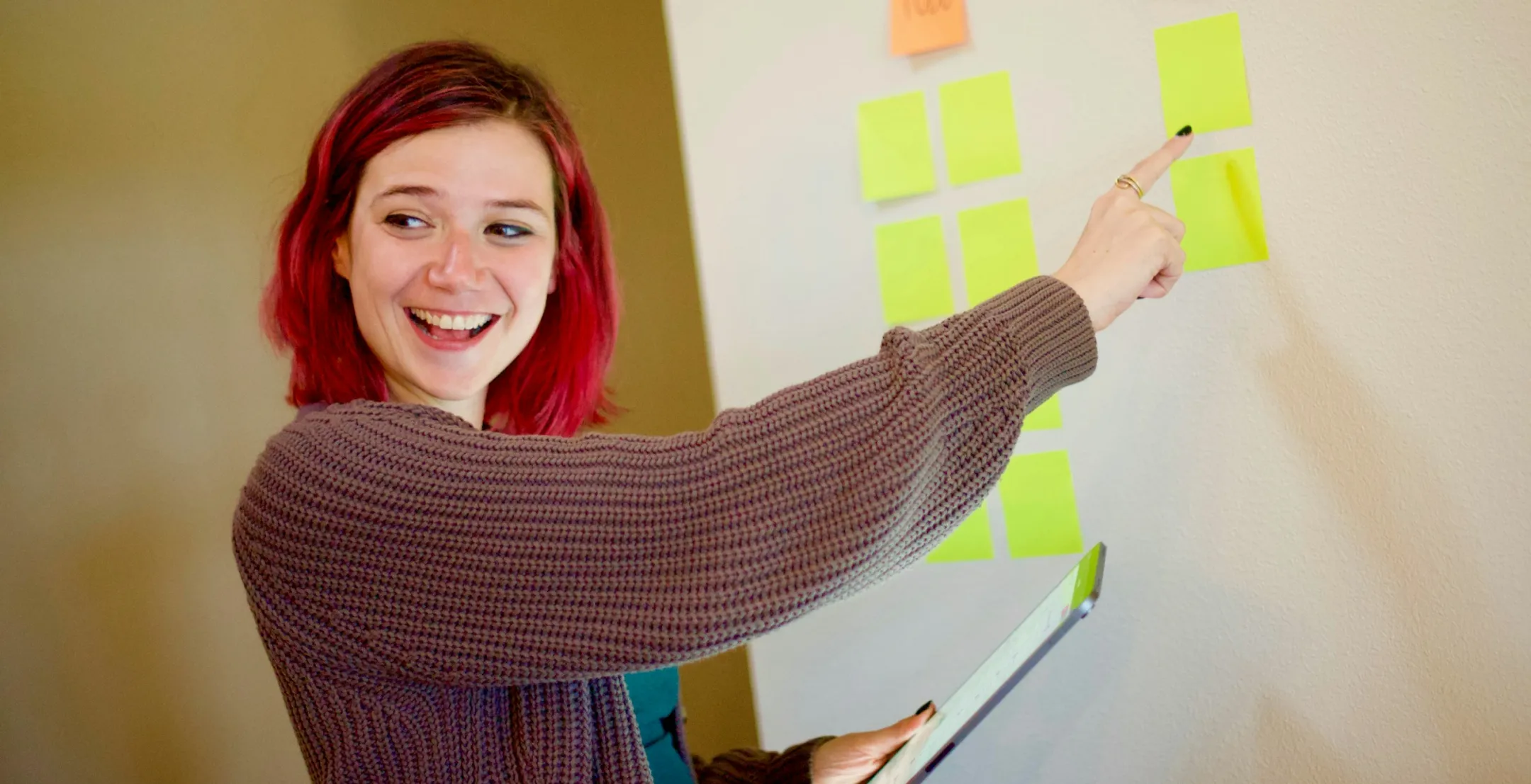 Lærer som peer på tavlen