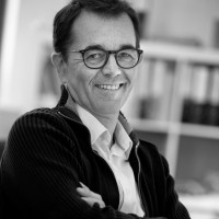 Portrait de Bernard Vaudaux-Ruth architecte à Boëge  Haute-Savoie