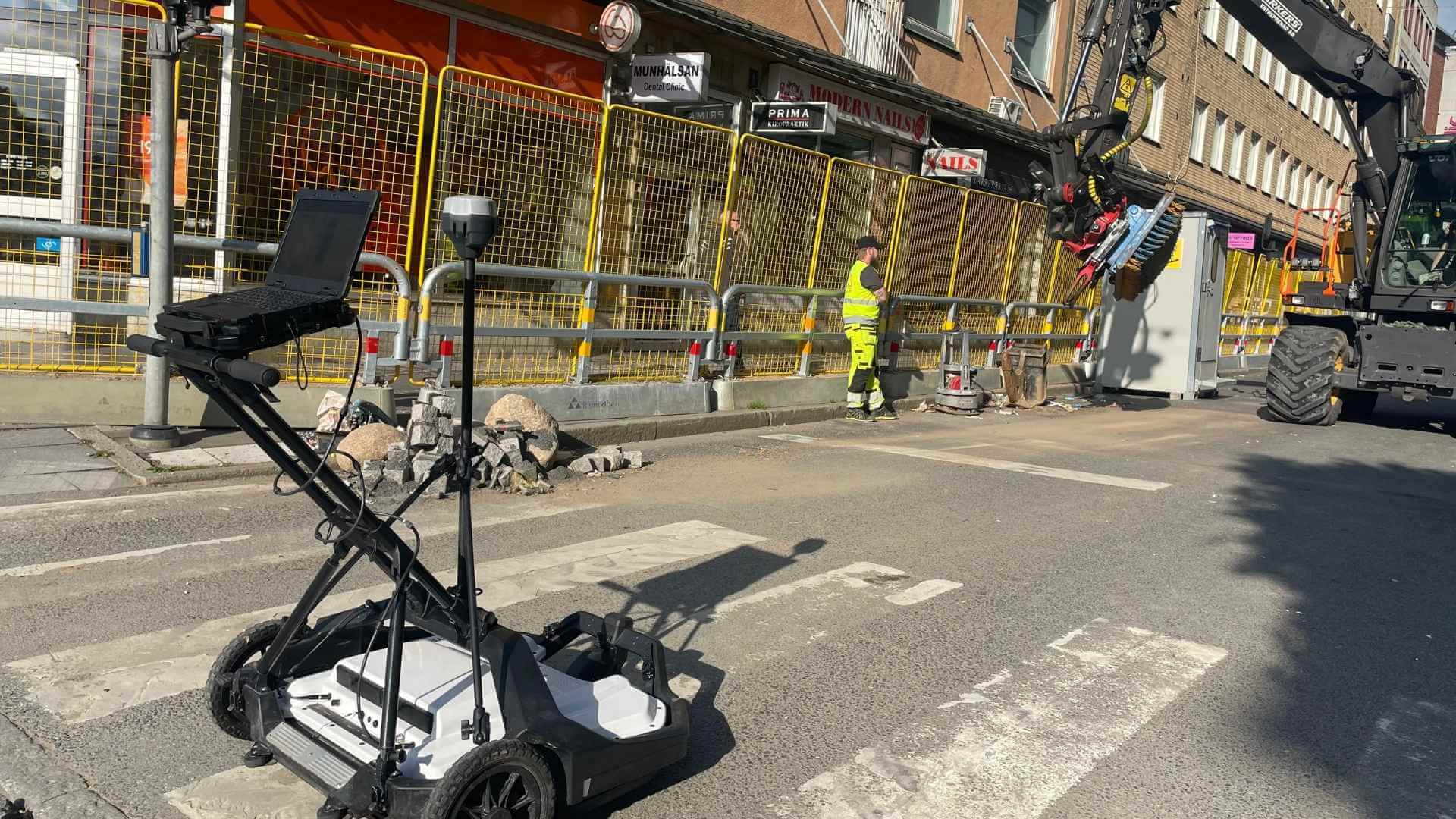 Terra Eye - ground-penetrating radar in action on a city street 