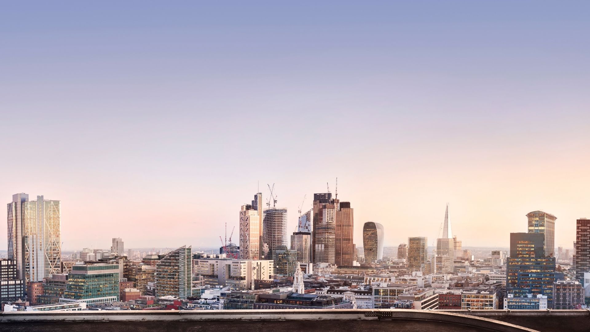 image of London in the sunrise 