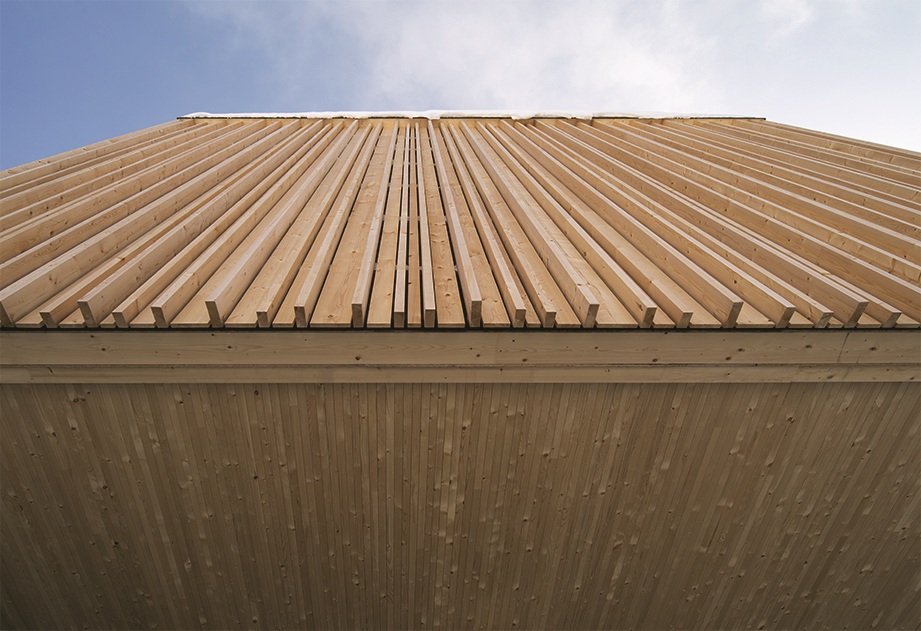 Details der Holzfassade der Mellaubahn-Station