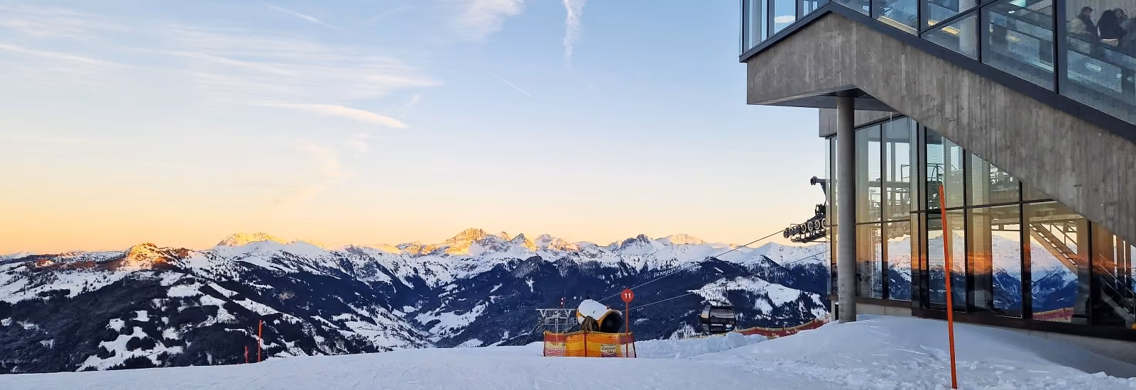 Panoramablick ins Tal von der Bergstation der Kieserlbahn