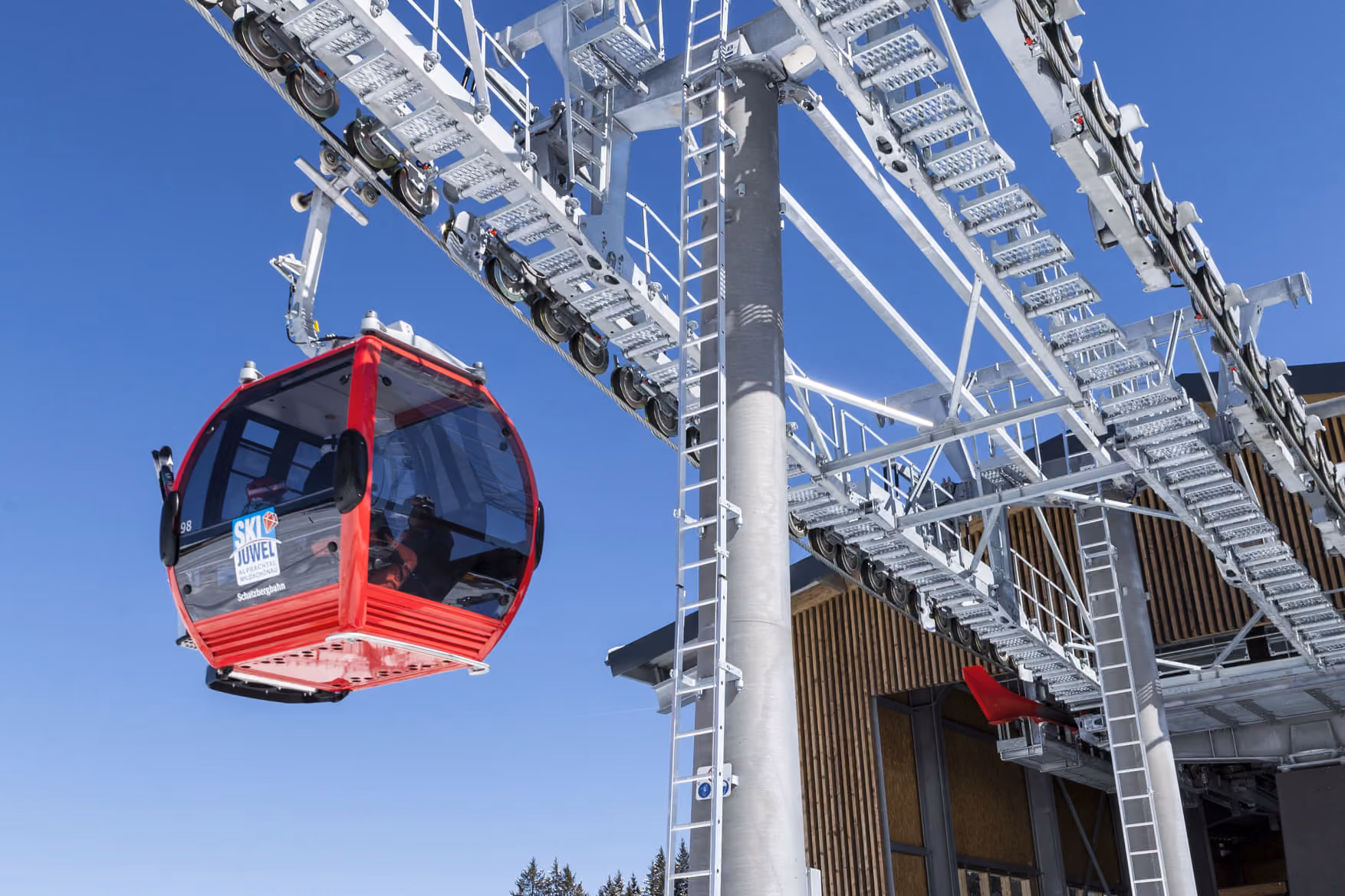 8EUB Schatzbergbahn – Fahrzeug in der Bergstation