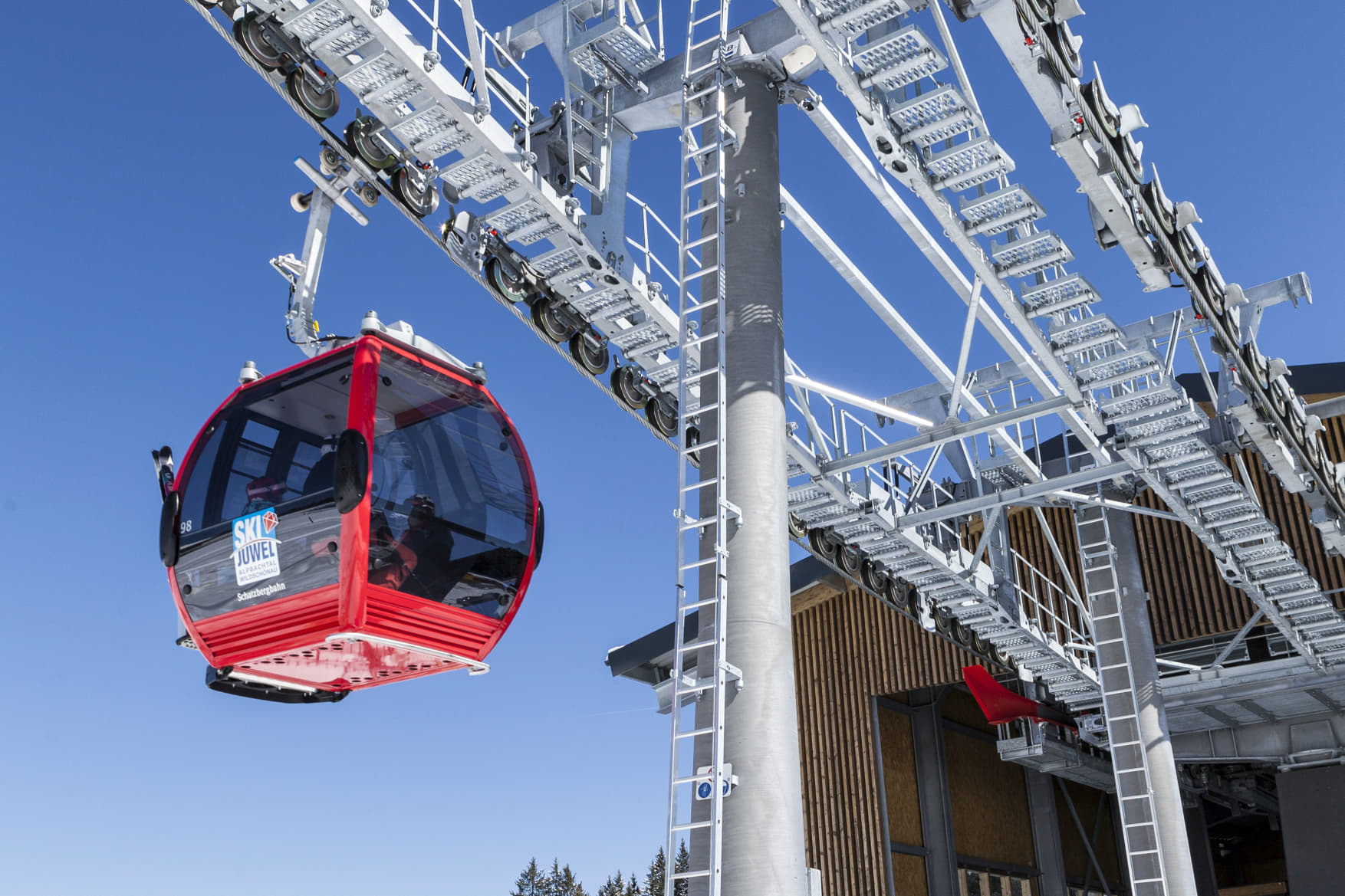 8EUB Schatzbergbahn – Fahrzeug in der Bergstation