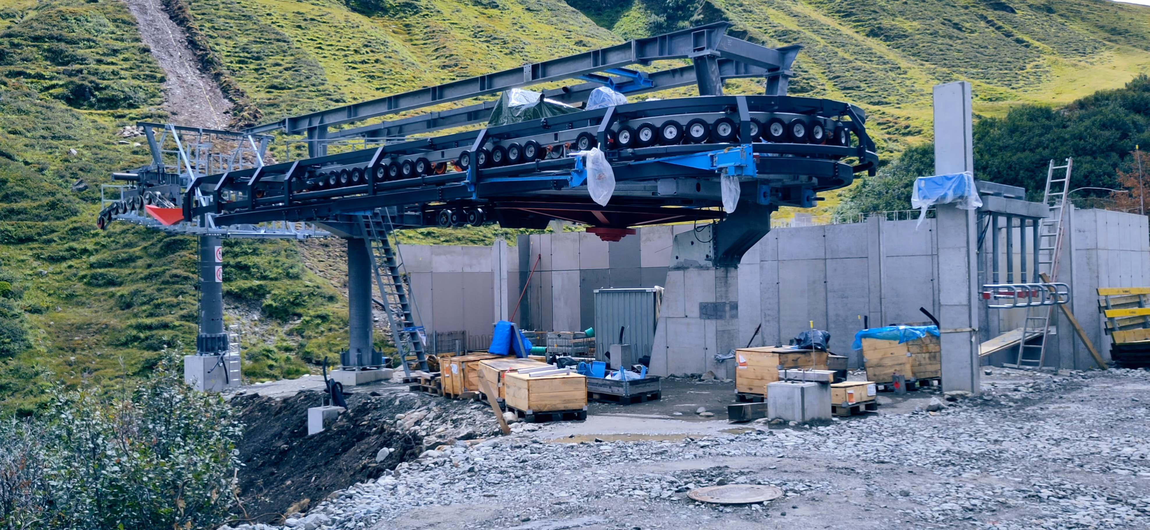 Wiederaufgestellte Talstation der Freda Bahn im Montafon
