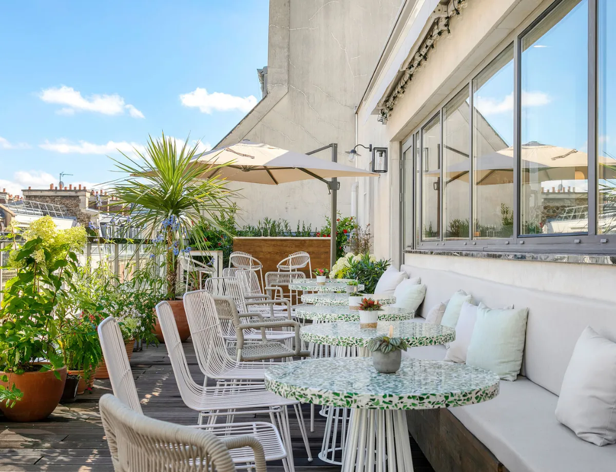 Iéna terrace in Paris at a Keeze space, perfect for afterworks, cocktails and outdoor corporate events.