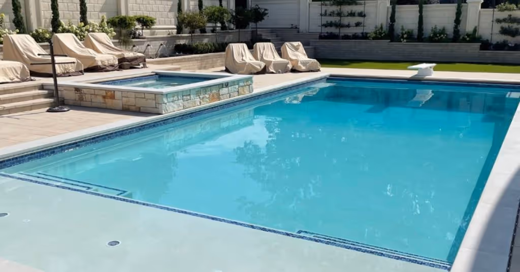 Top Signs Your Backyard Pool Needs Repairs