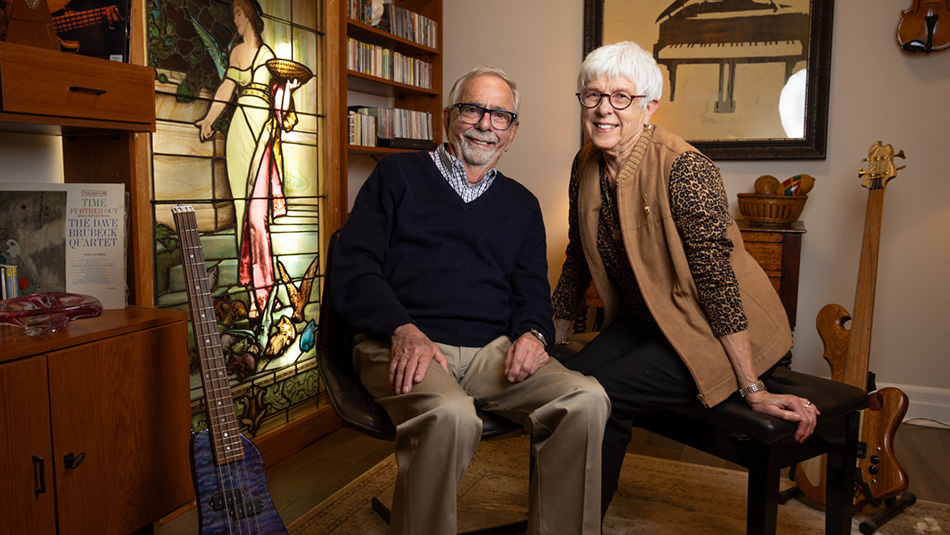 Jim Moscovich, a professor emeritus, and his wife Barbara.