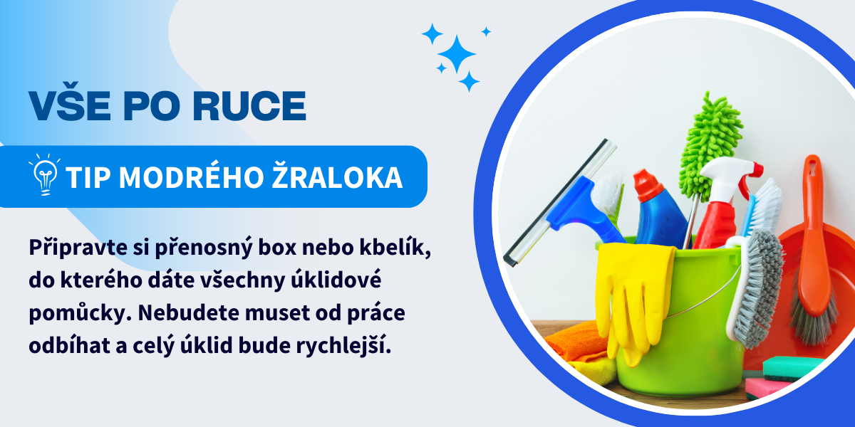 Tip na úklid – přenosný kbelík na úklidové pomůcky