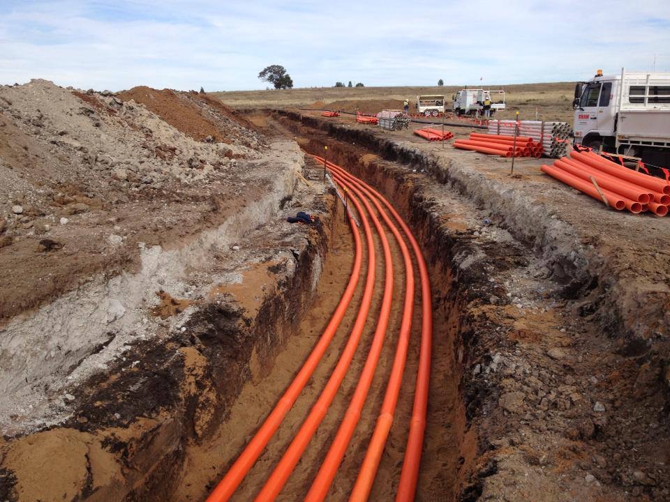 Laying underground conduit
