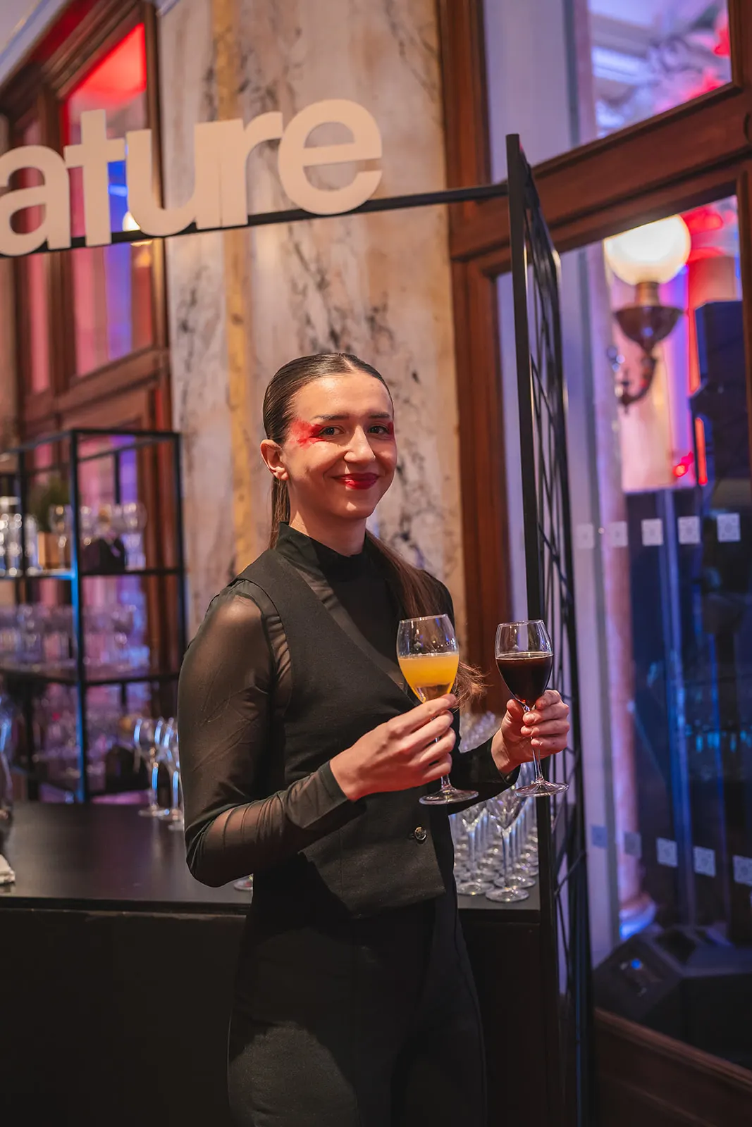 Servis welcome drinku z Granita Station