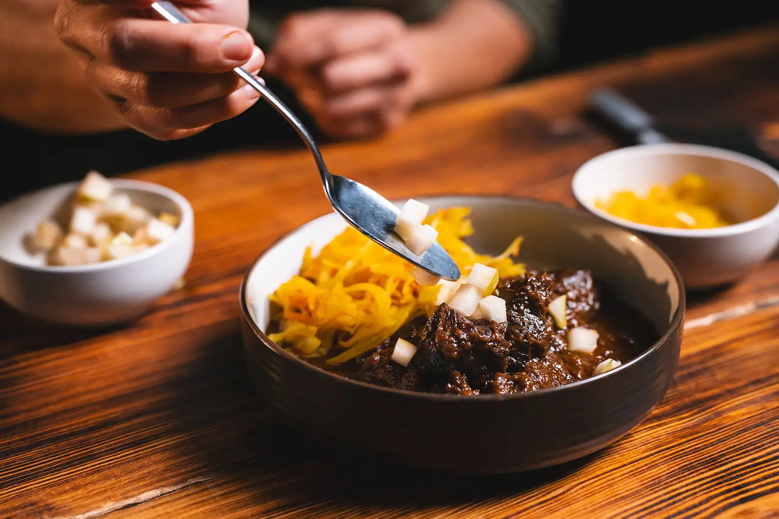 Hovězí stew na černém pivu se sušeným ovocem