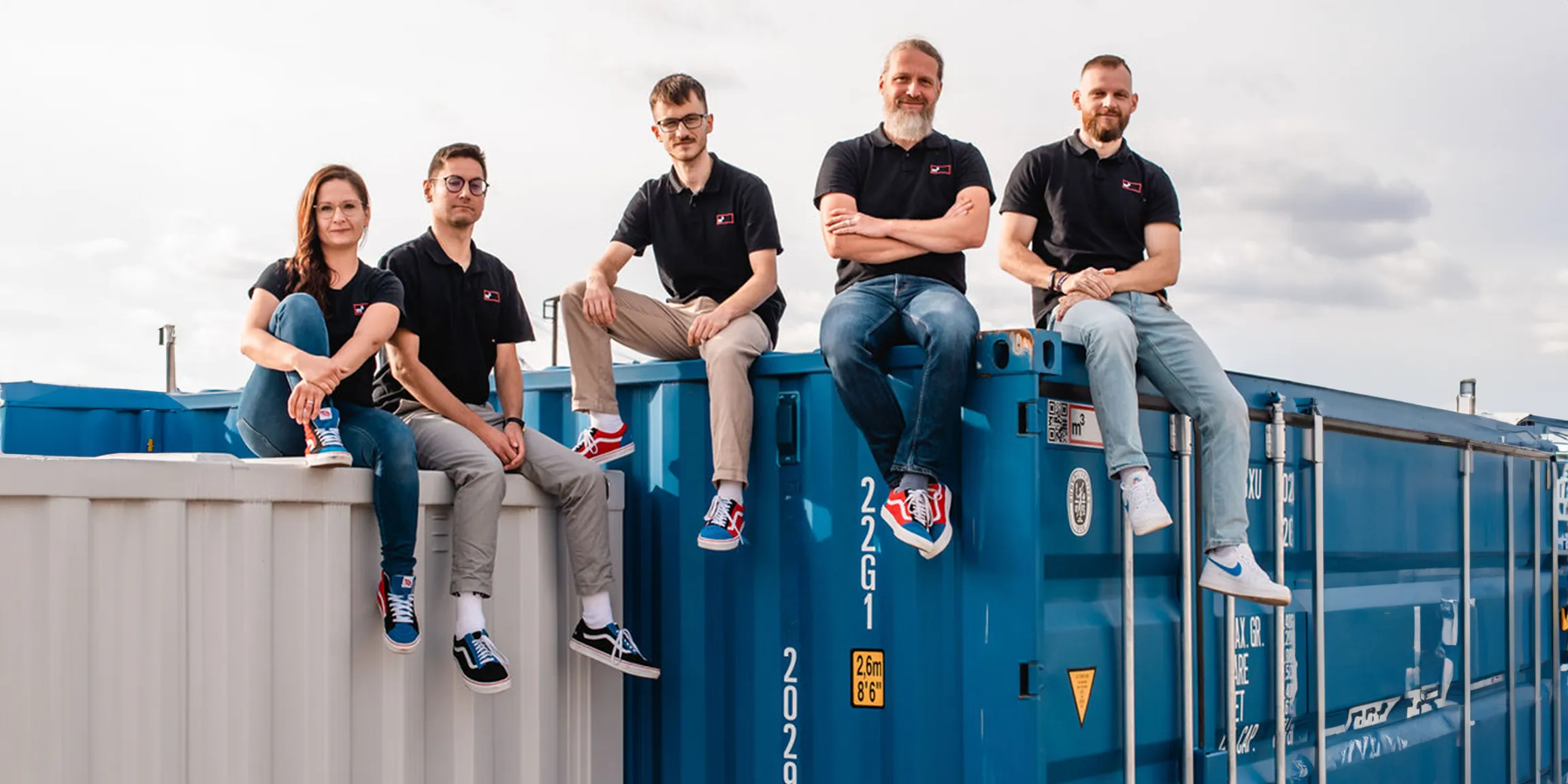 Seecontainer Sonderbau als Barcontainer mit Holzverkleidung