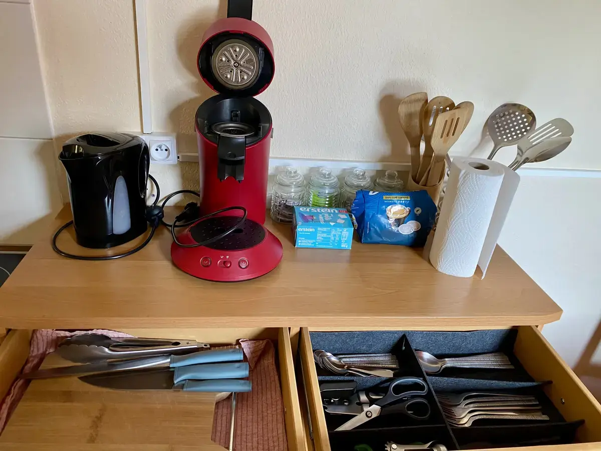 Machine à café avec les couverts du gîte la Casa Andalucia à jungholtz en alsace