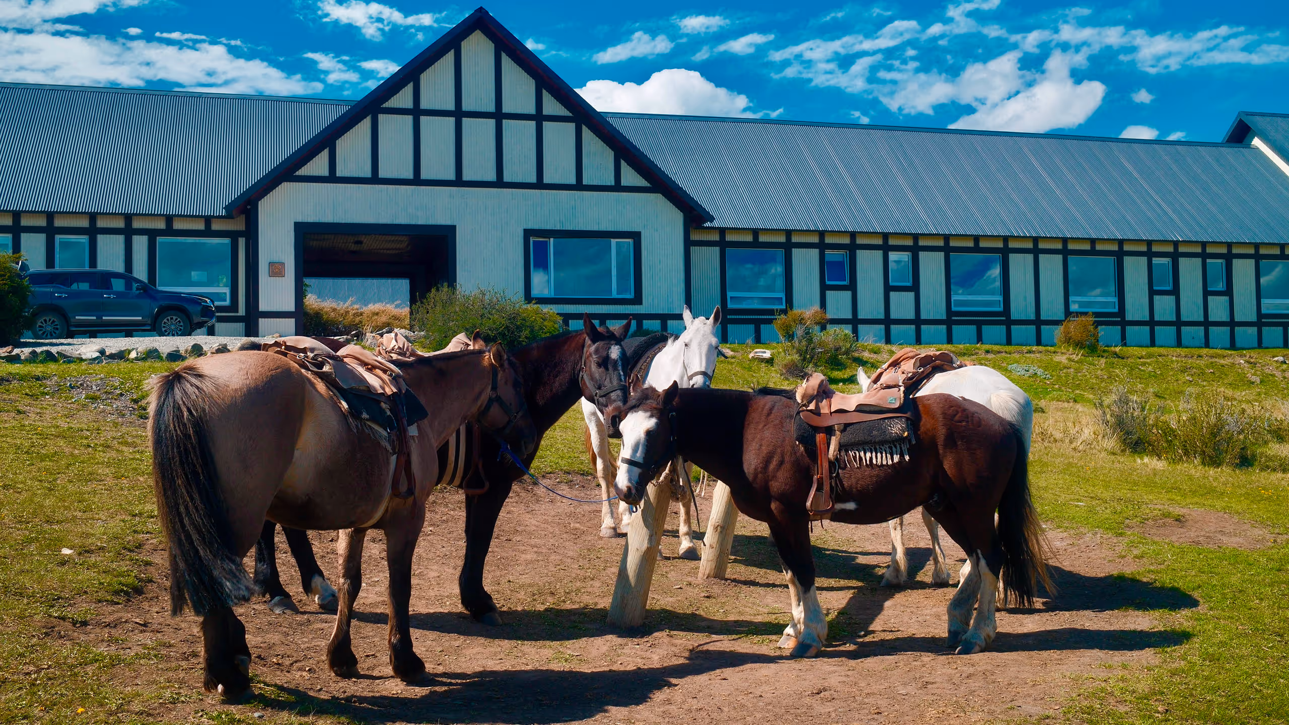 Un lodge face aux tours du Paine