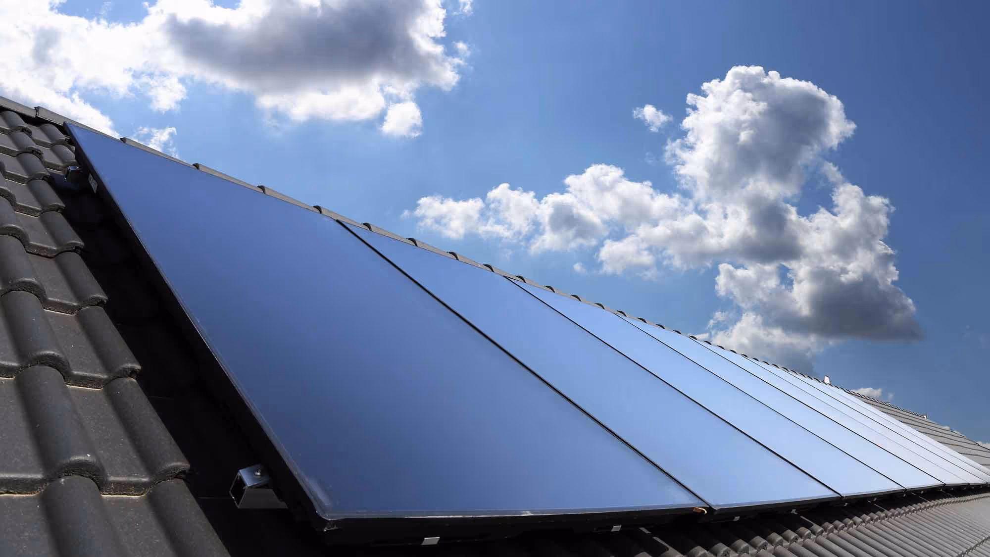 Solar Panels on roof Sustainability-Solar-Heat-Buildings