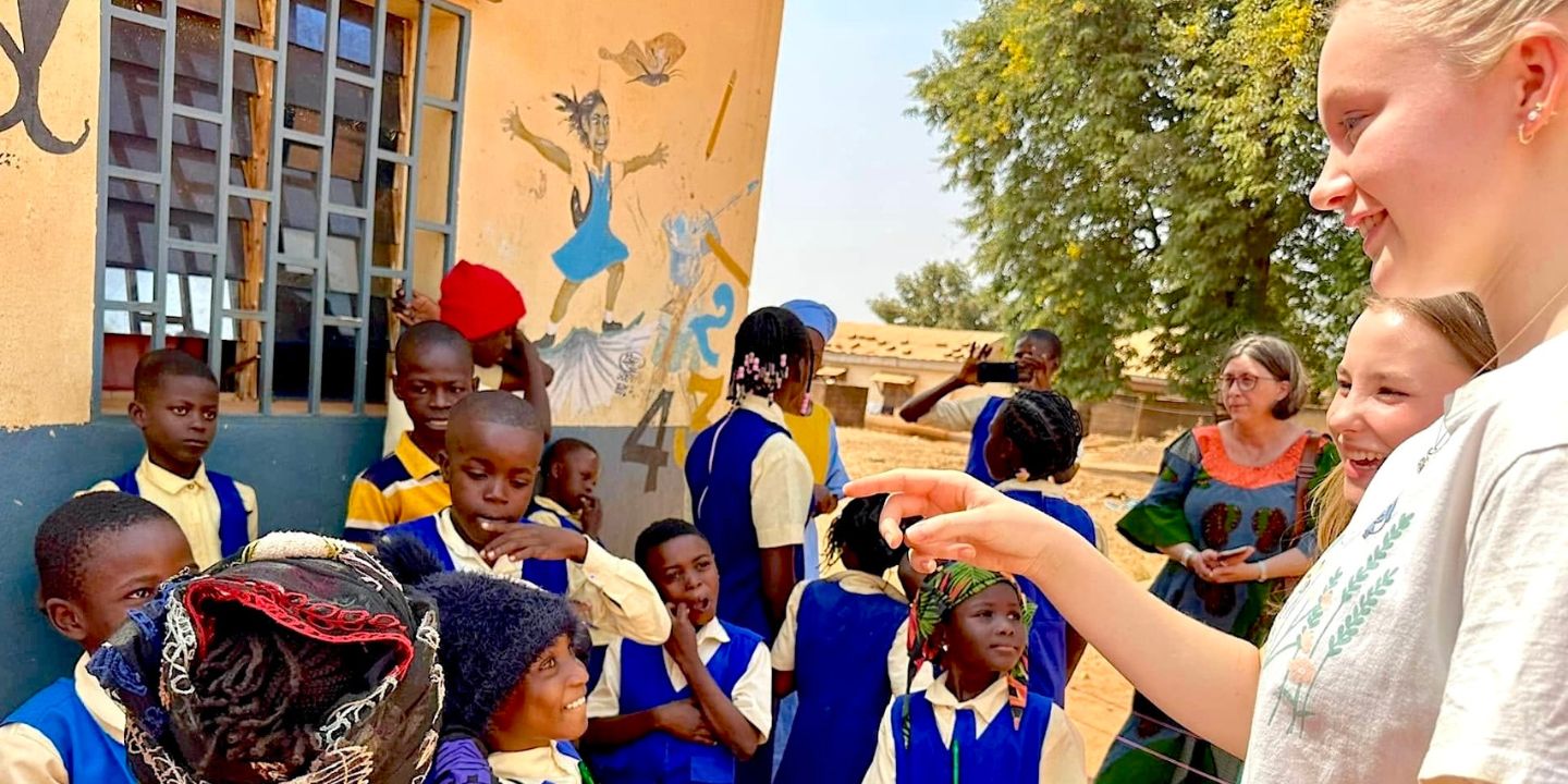 Møte mellom Kongsgård-elever og elevene ved døveskolen