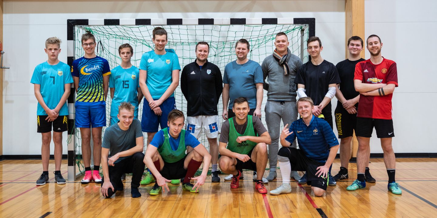 Fotballtrening for unge menn i Kurtna, Estland.