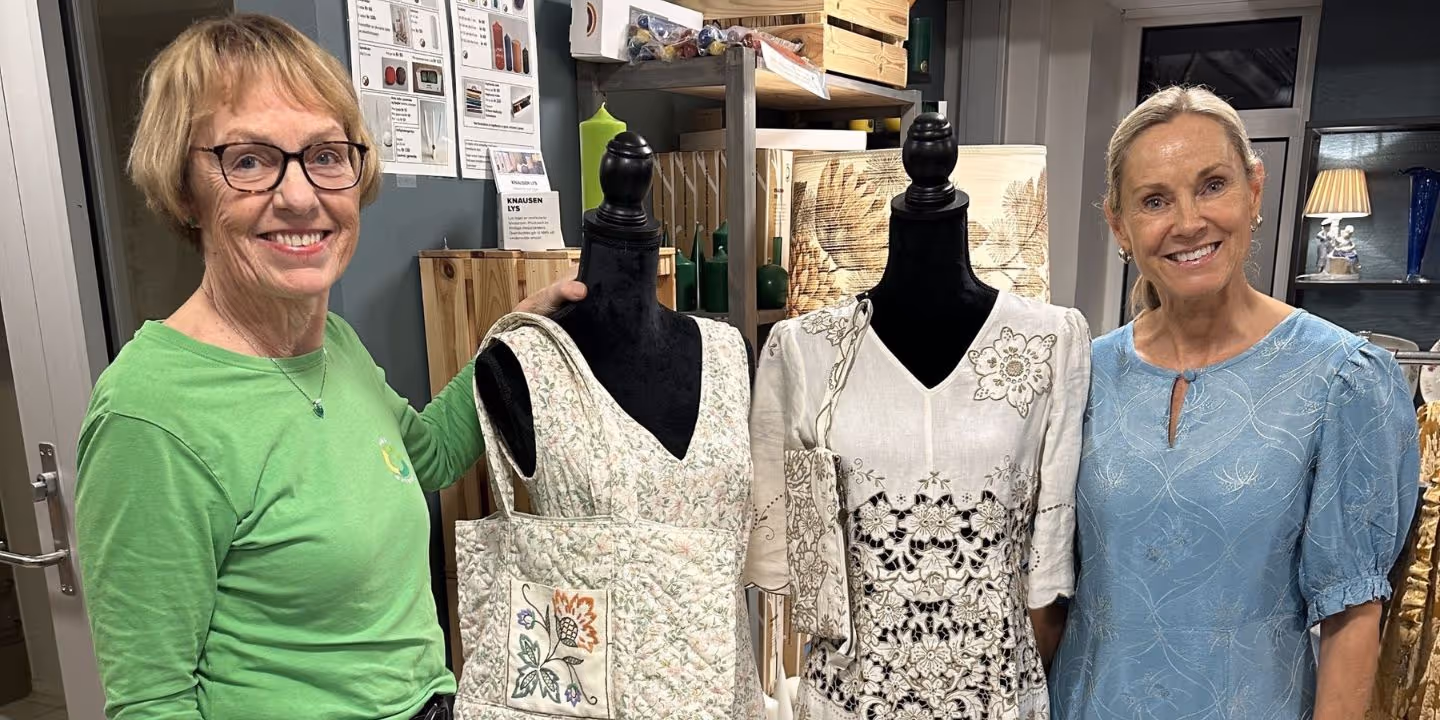 Butikkleder Marit Hovde Syltebø t.v. og Lisbeth Stavik Tautra 