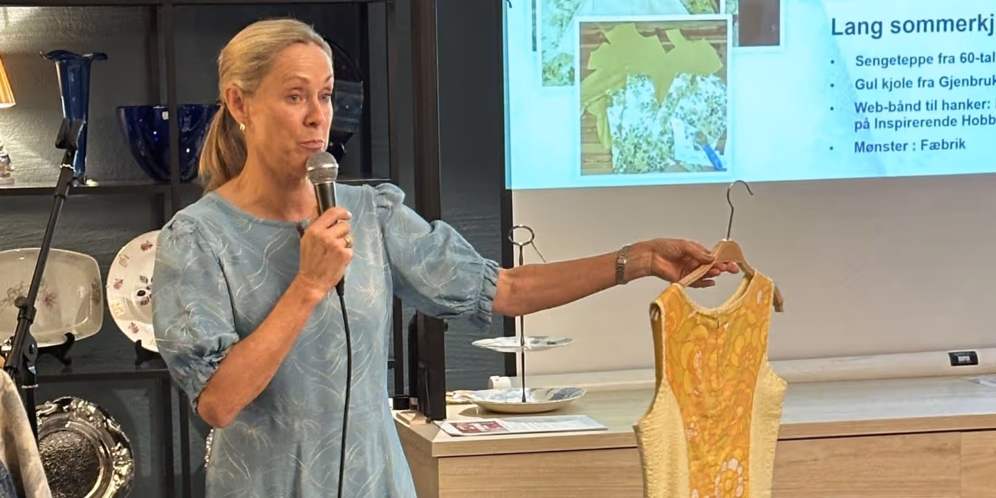 Lisbeth Stavik Tautra viste kjoler laget av brukte stoff og tekstiler.