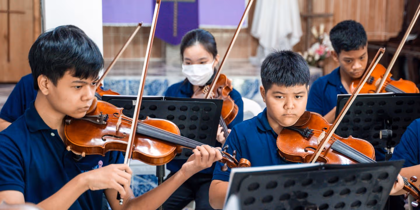 Elever ved Immanuel musikkskole som spiller