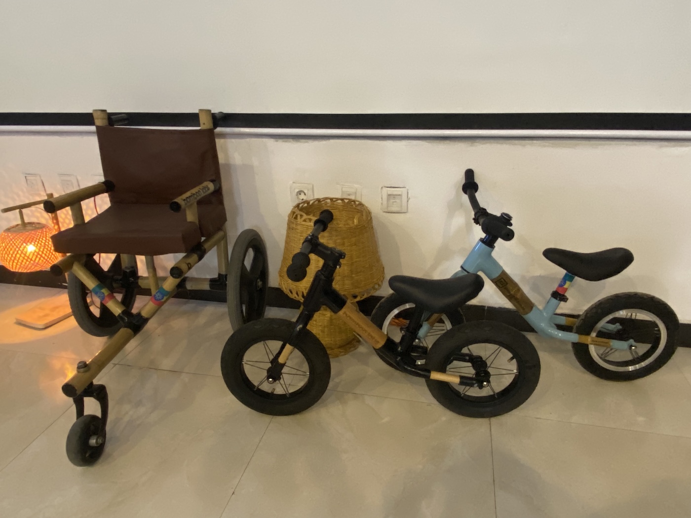 Diverse gjenstander som inneholder litt eller mye bambus