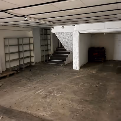 Bildet viser en kjeller i et lokale