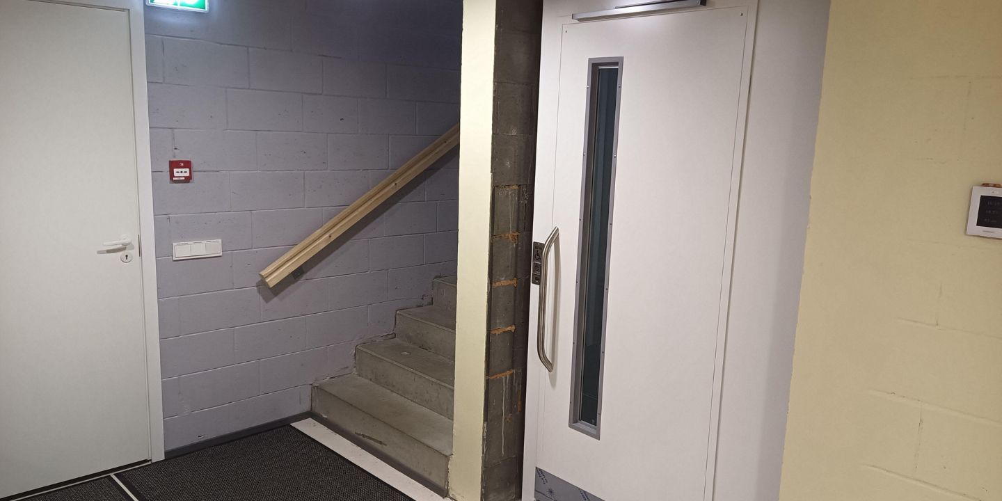 Bilet viser døren til en heis