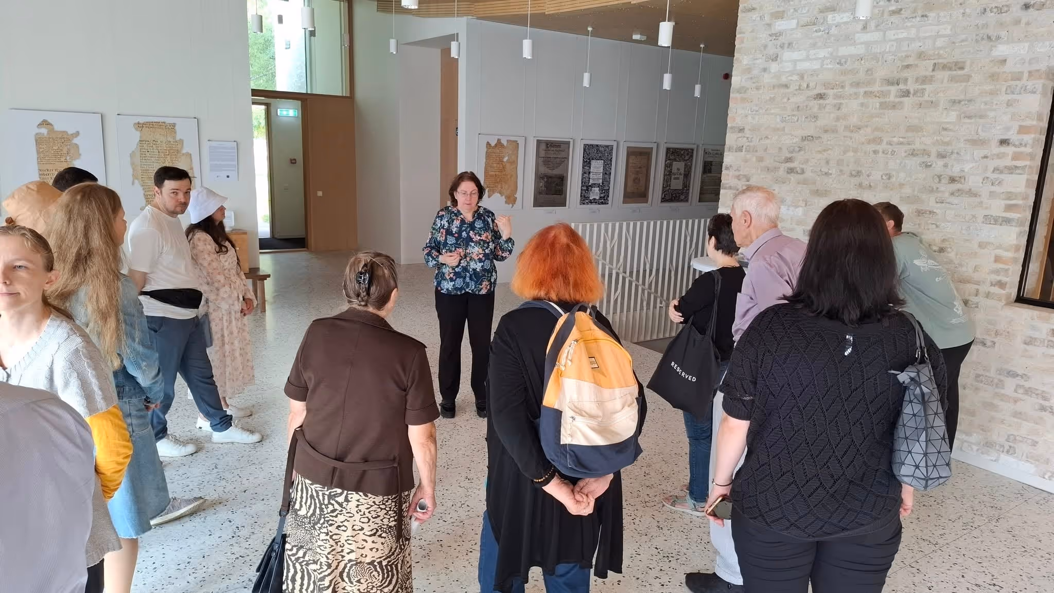 Bildet viser besøkende under kirkedagen i Mustamäe