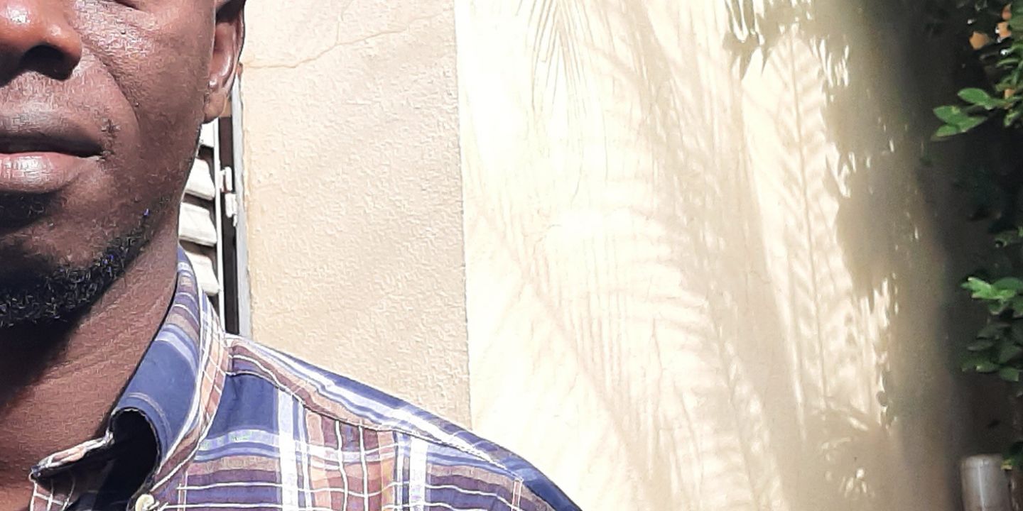 Bildet viser et ikke-komplett utsnitt av ansiktet til D.G