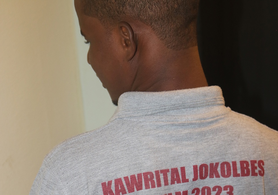 Bildet viser et anonymisert utsnitt av ansiktet til H.M.B