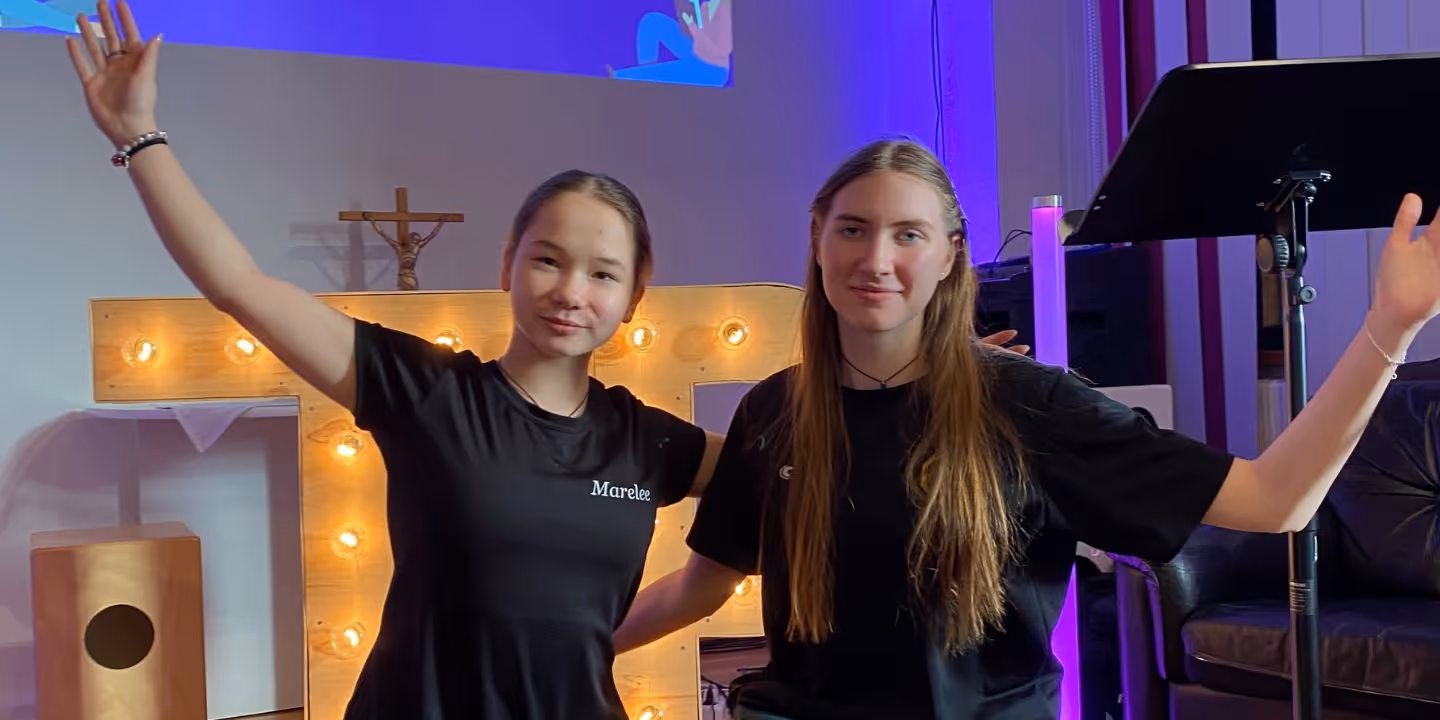 Bildet viser Maarelee Kuslap (til venstre) og Carmen Alliste fra Mustamäe menighet