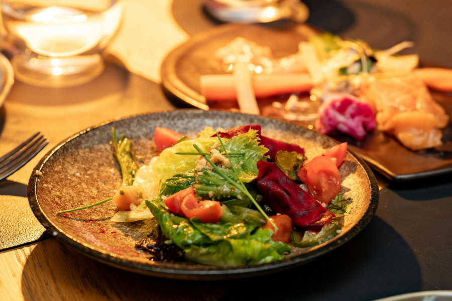 Bildet viser en tallerken med middagsmat