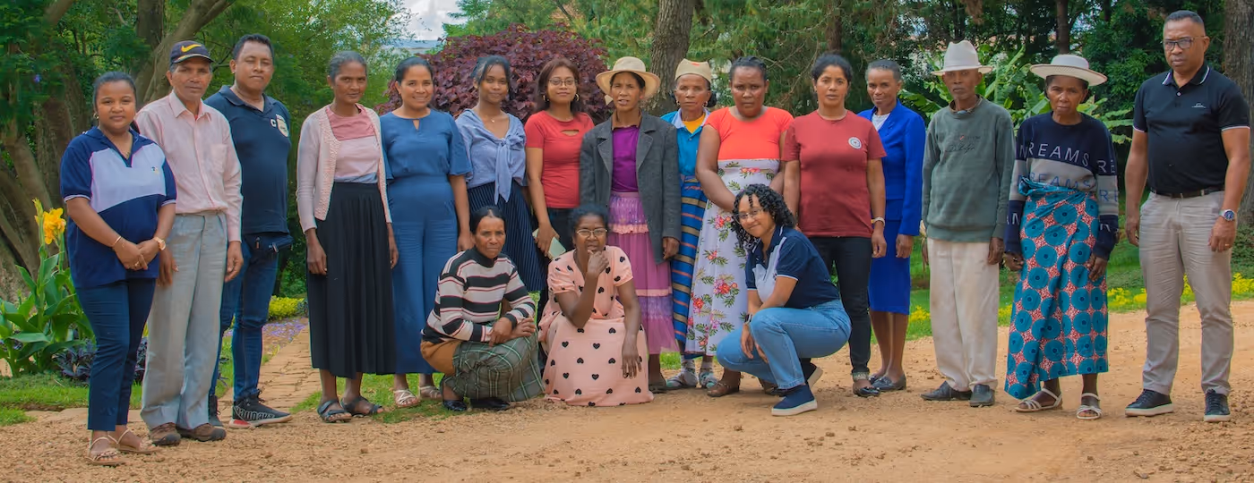 Gruppebildet viser medlemer av REMAFI-staben