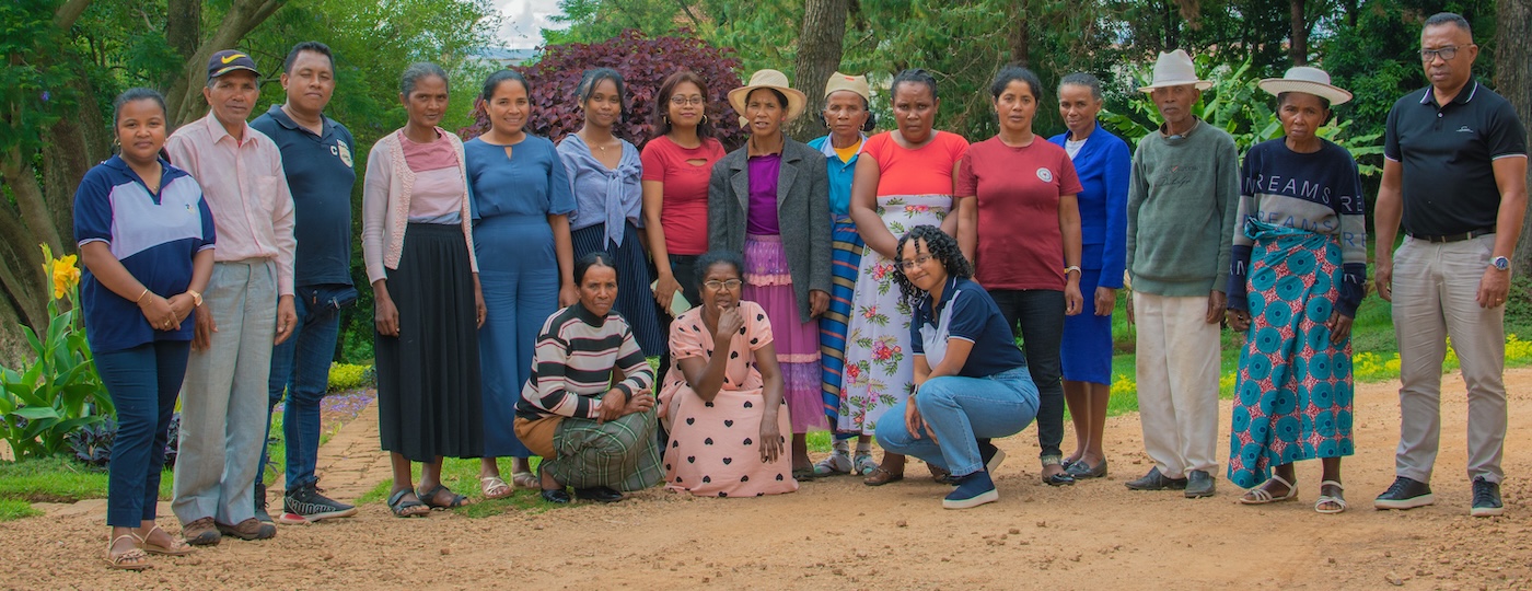 Gruppebildet viser medlemer av REMAFI-staben