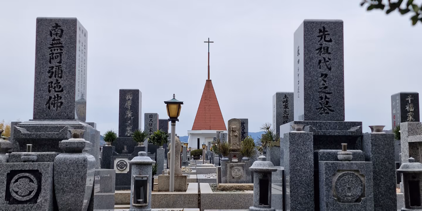 Bildet viser minnesstøtter