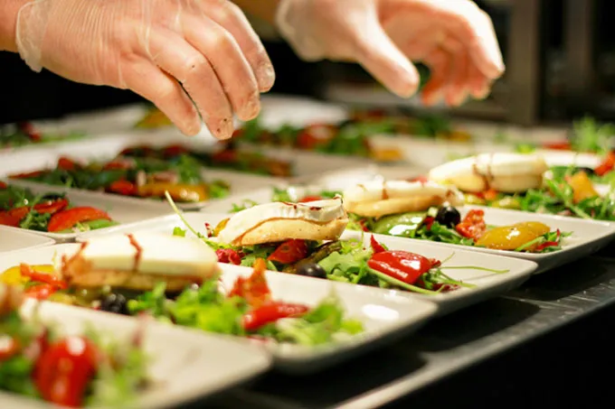 De kunst van het opmaken van je salade: enkele handige tips