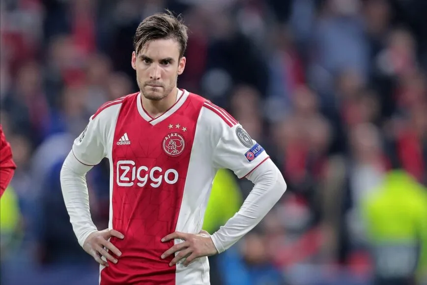 Nicolás Tagliafico in action during a football match
