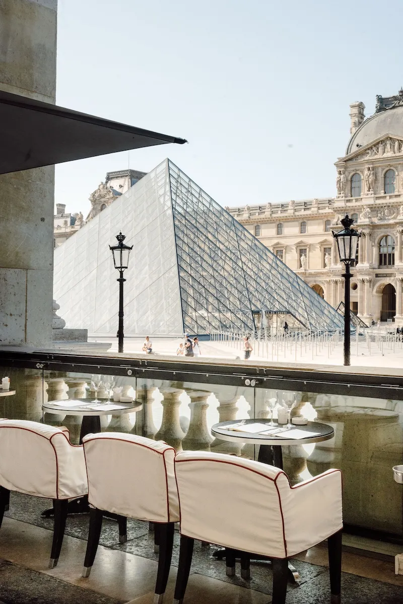 vue depuis la terrasse de notre restaurant Louvre à Paris