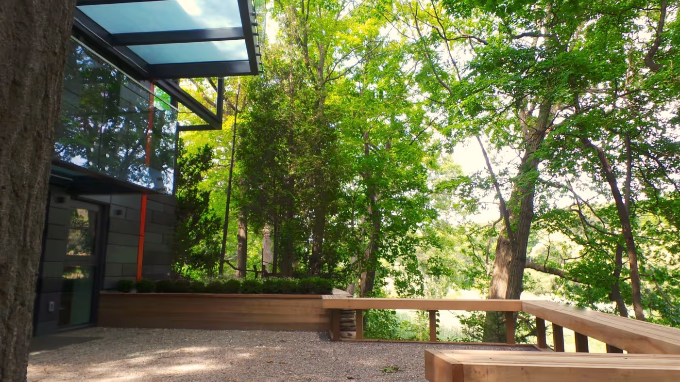 Side angle view of overhang