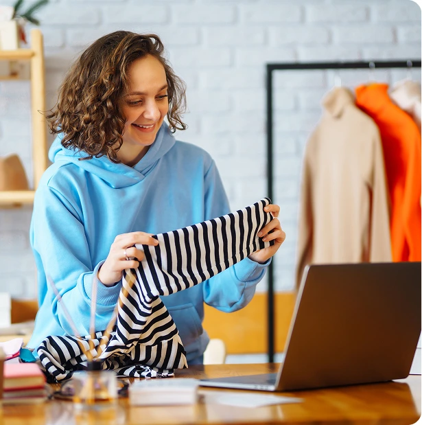 Une vendeuse Vinted Pro utilisant Dresskare