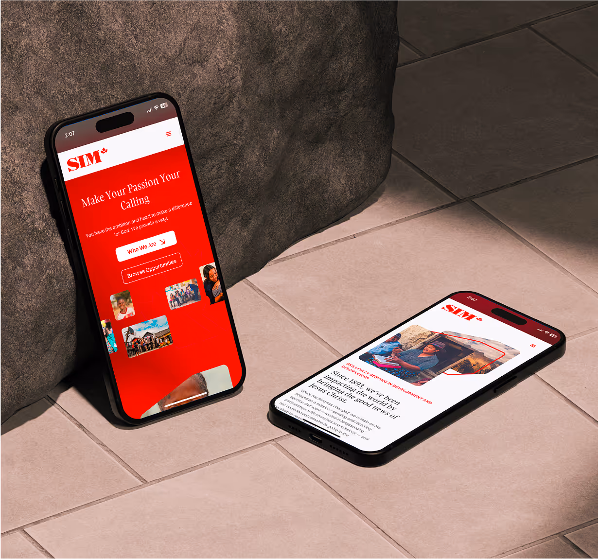 A mockup image of two iPhones on the SIM Canada website.
