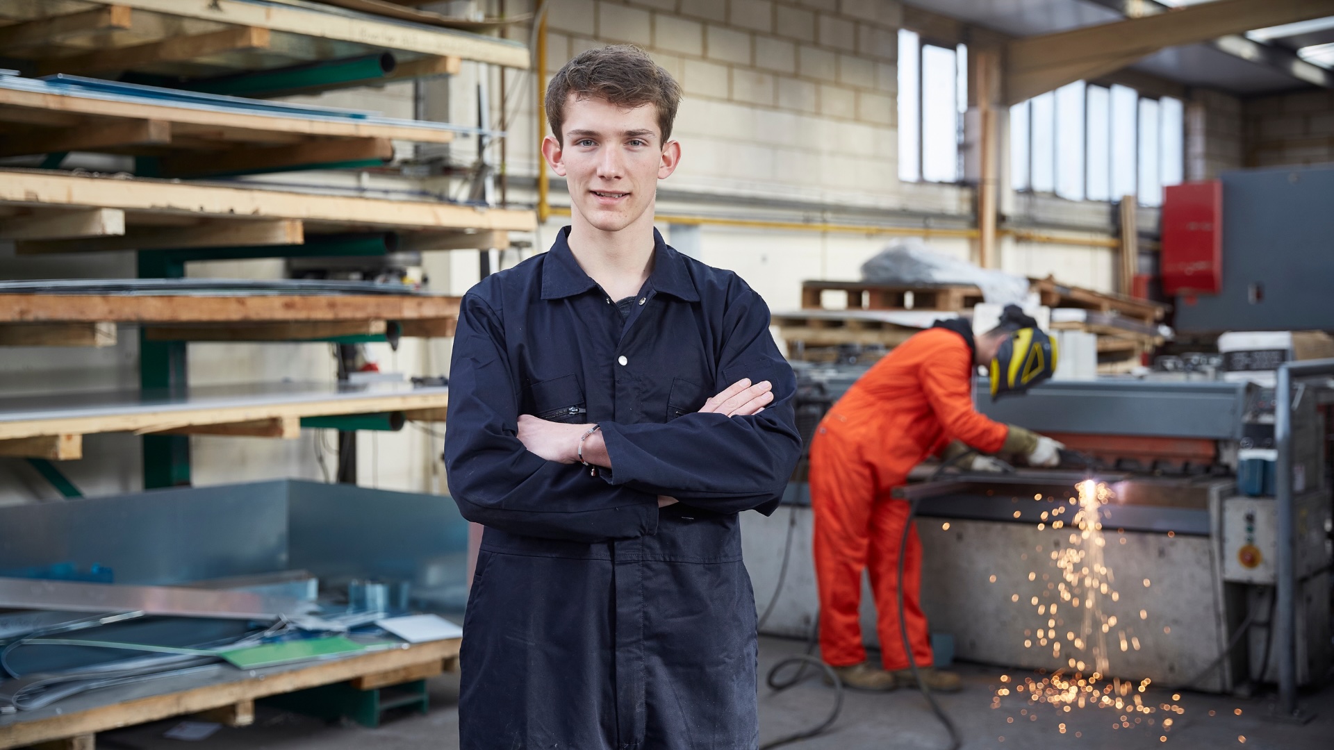 In der Werkstatt – voller Einsatz beim Metallbau.