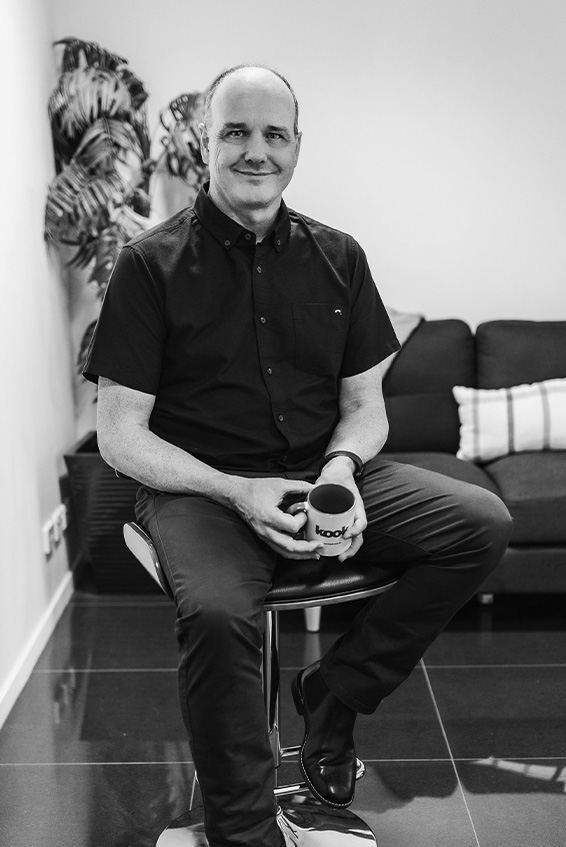 andrew strachan digital marketing associate in black and white