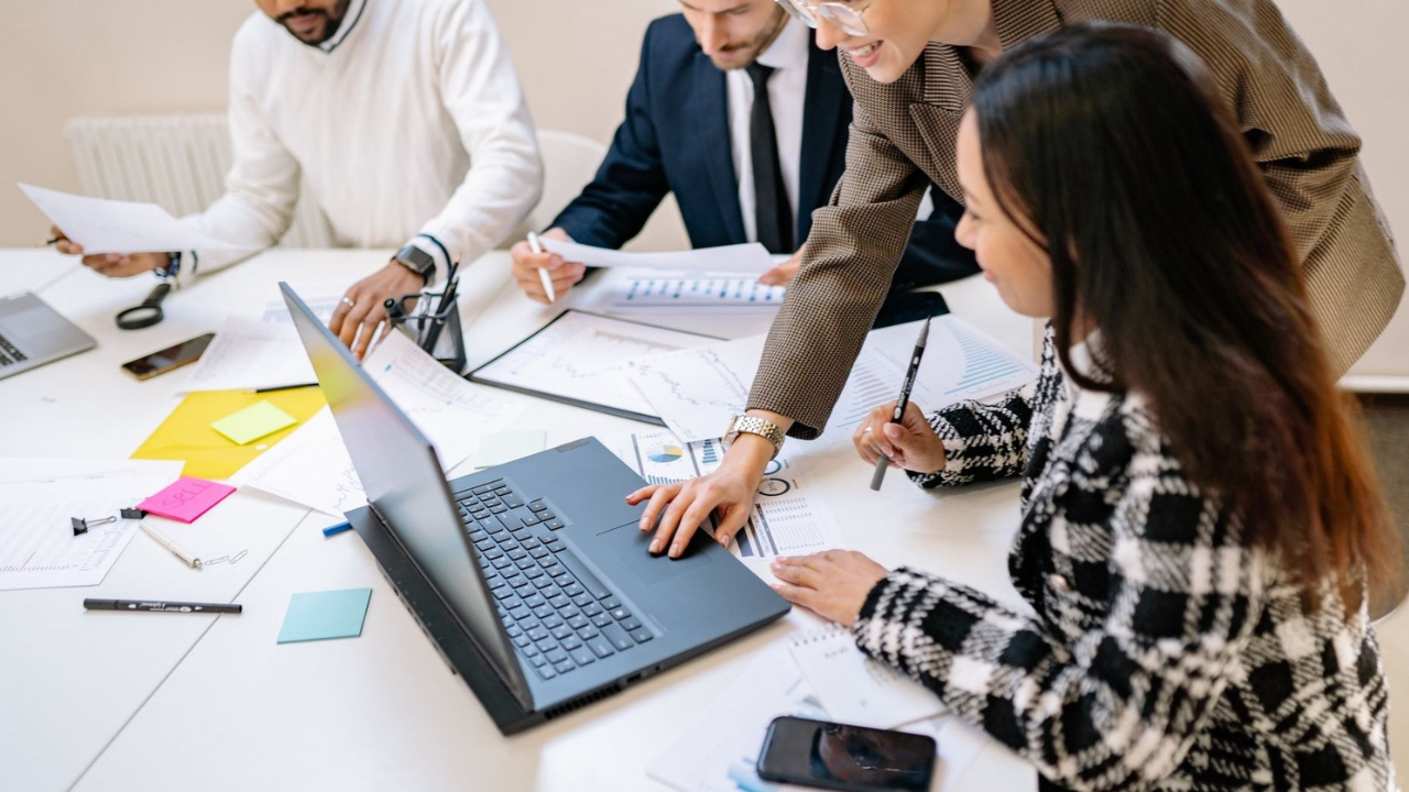 Team reviewing IT support coverage, response times, and service availability needs.
