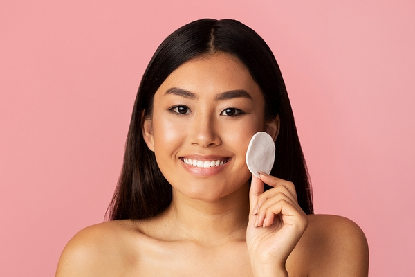 6 Best Treatments for Extremely Clogged Pores on Your Face